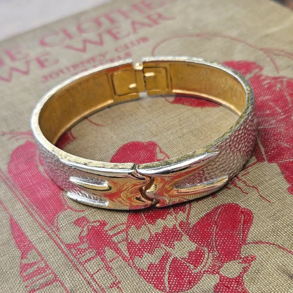Monet vintage hinged